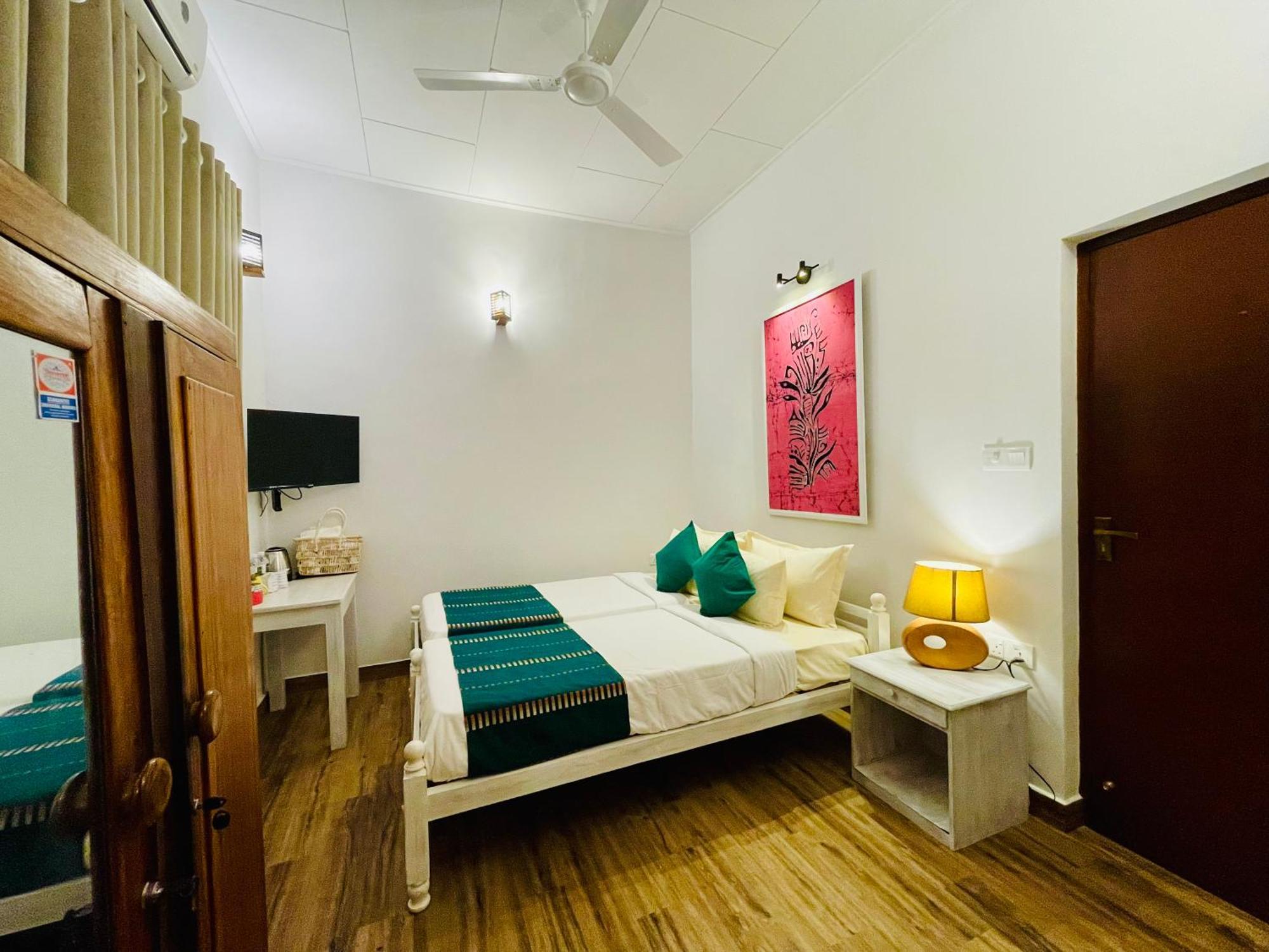 Ayur Ayur White Sail Villa Dalupotha Exteriör bild