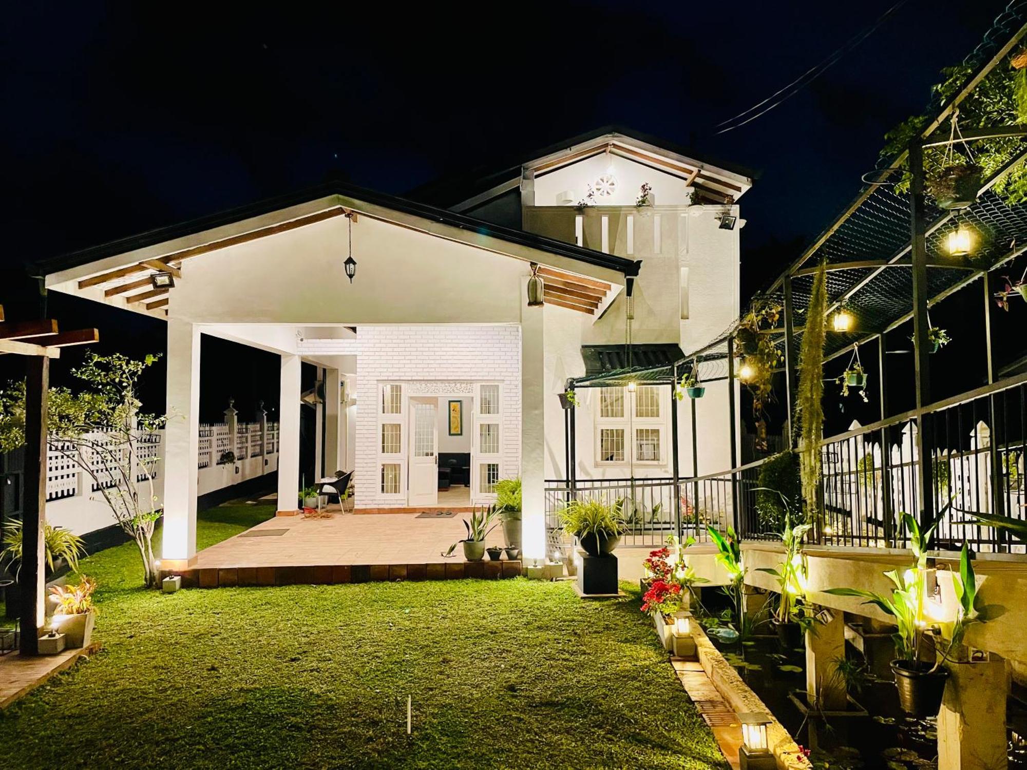 Ayur Ayur White Sail Villa Dalupotha Exteriör bild