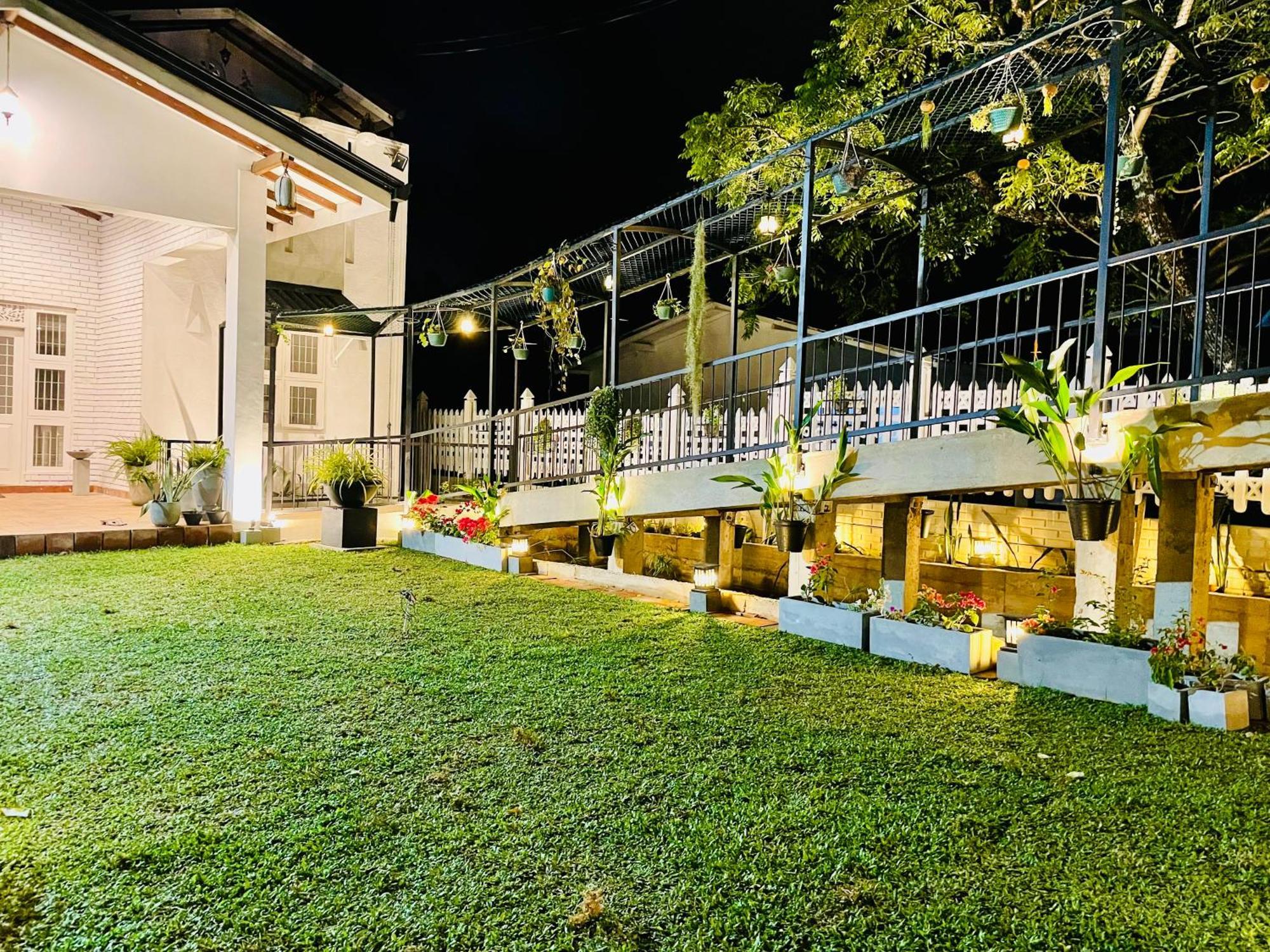 Ayur Ayur White Sail Villa Dalupotha Exteriör bild